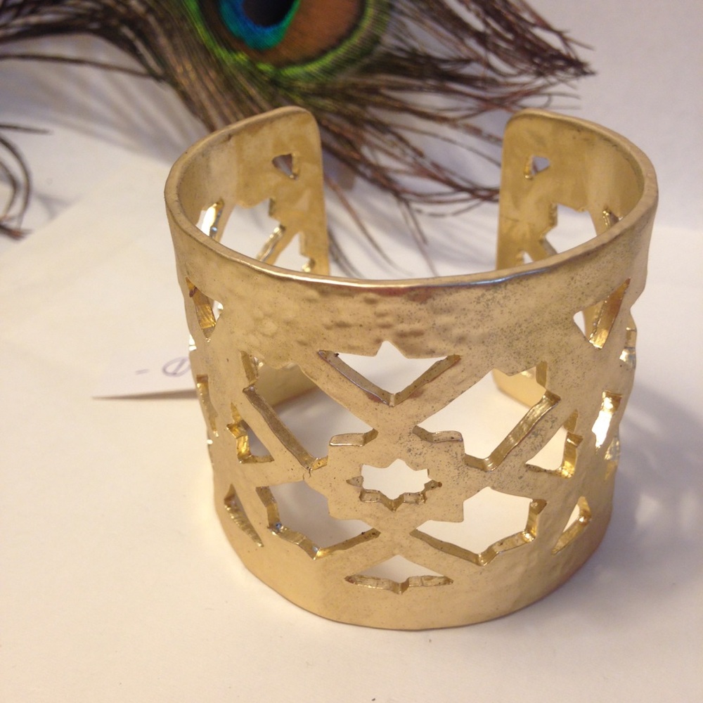 GOLD CUFF